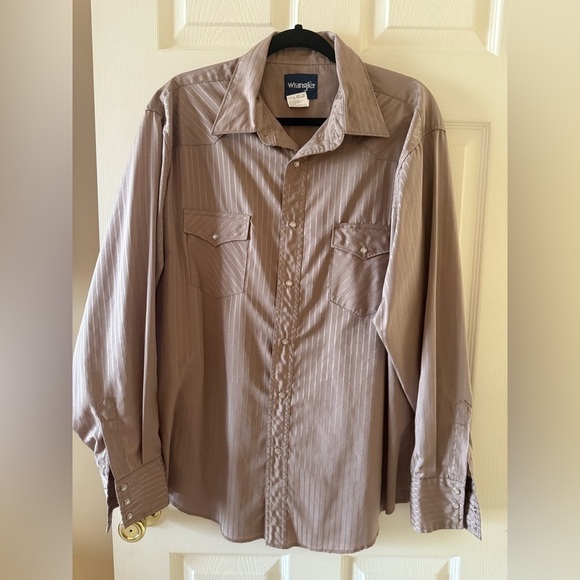 Wrangler Other - Wrangler snap button shirt • Men’s XL